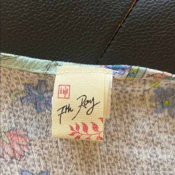 Boho Multicolor Floral Kimono, playful - Picture 4 of 5